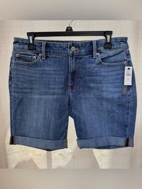 Talbots Girlfriend Denim Shorts 7 1/2 Inseam Medium Wash Cuffed Hem Sz 6P NWT